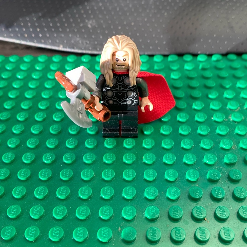 Lego Thor Minifigure